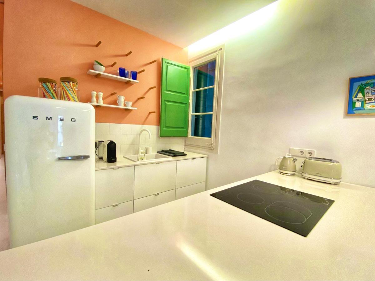 Tyche Apartment Барселона Екстериор снимка