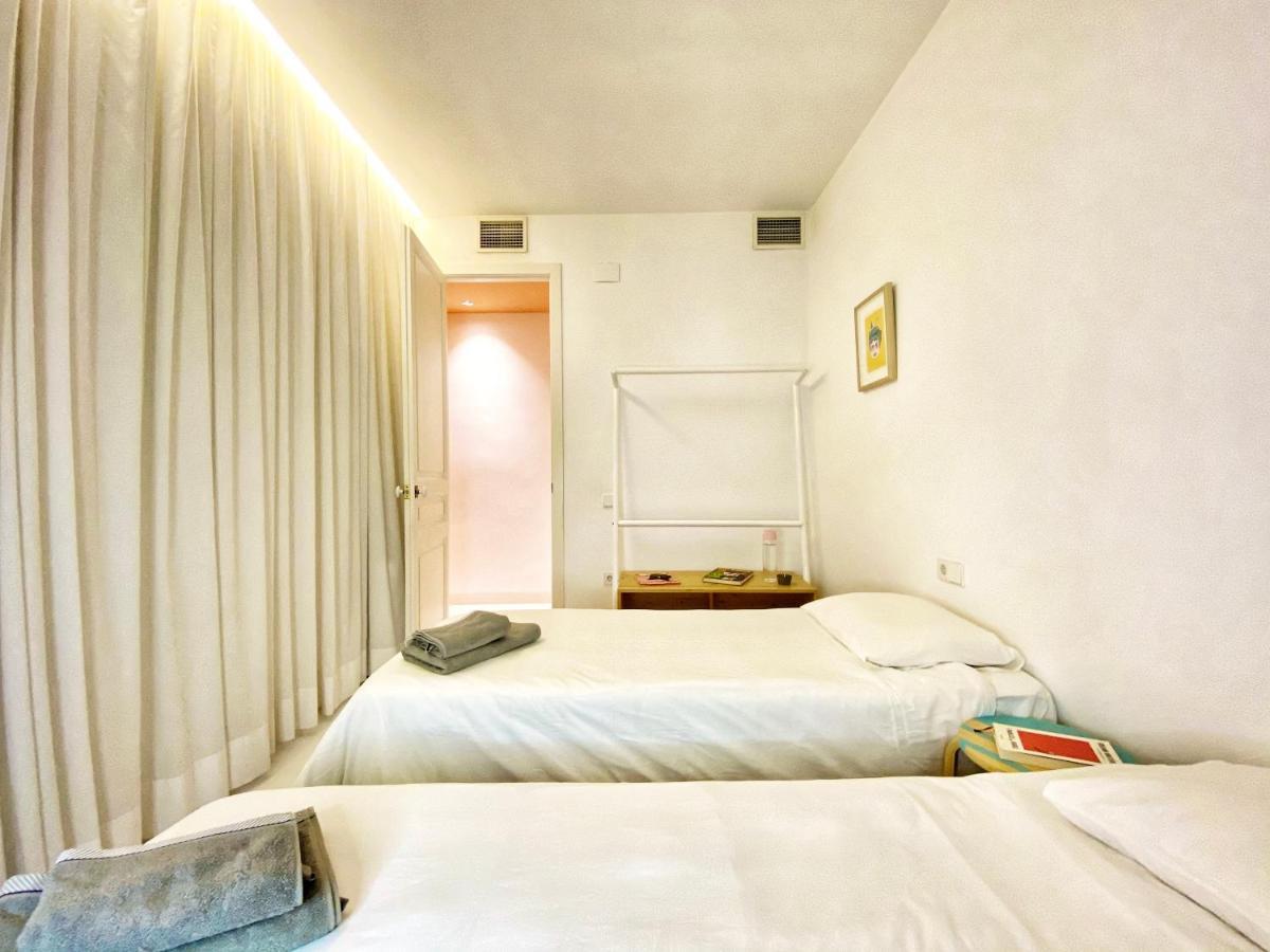 Tyche Apartment Барселона Екстериор снимка